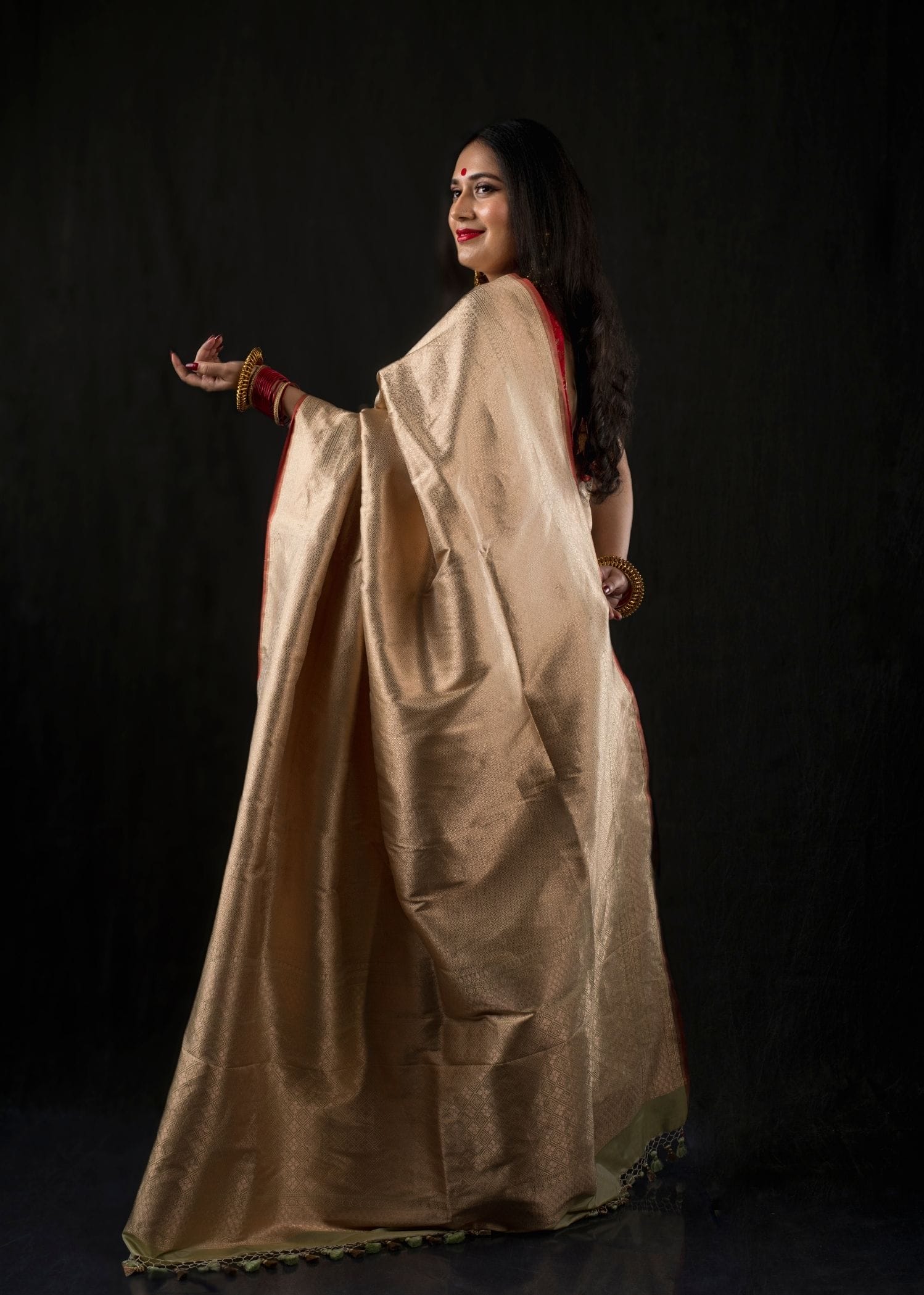 Pure Katan Silk Gold and Red Khinkhwab Banarasi Handloom Saree - Image 3