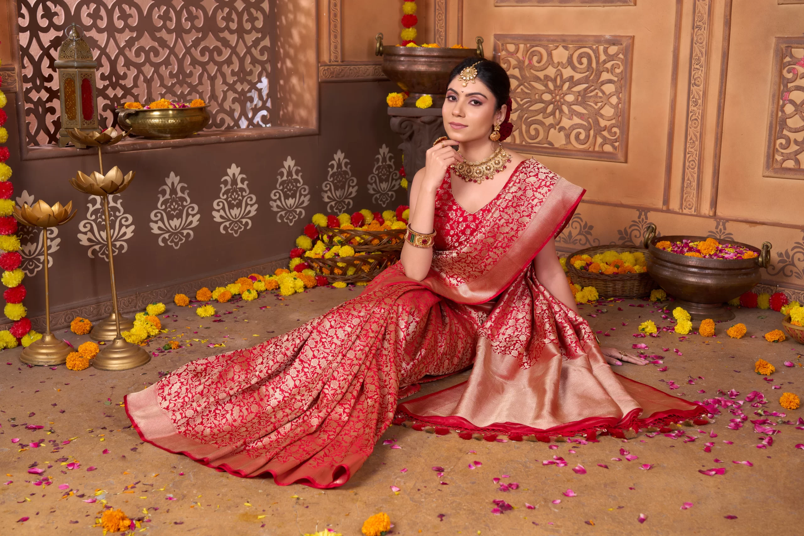 Pure Katan Silk Shikargah Brocade Banarasi Saree in Royal Red - Image 2